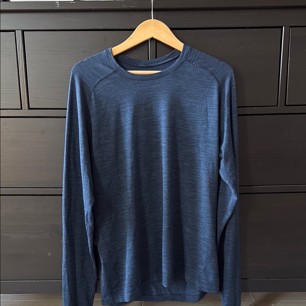 Men's Blue Lululemon Long Sleeve Shirt - Size LARGE